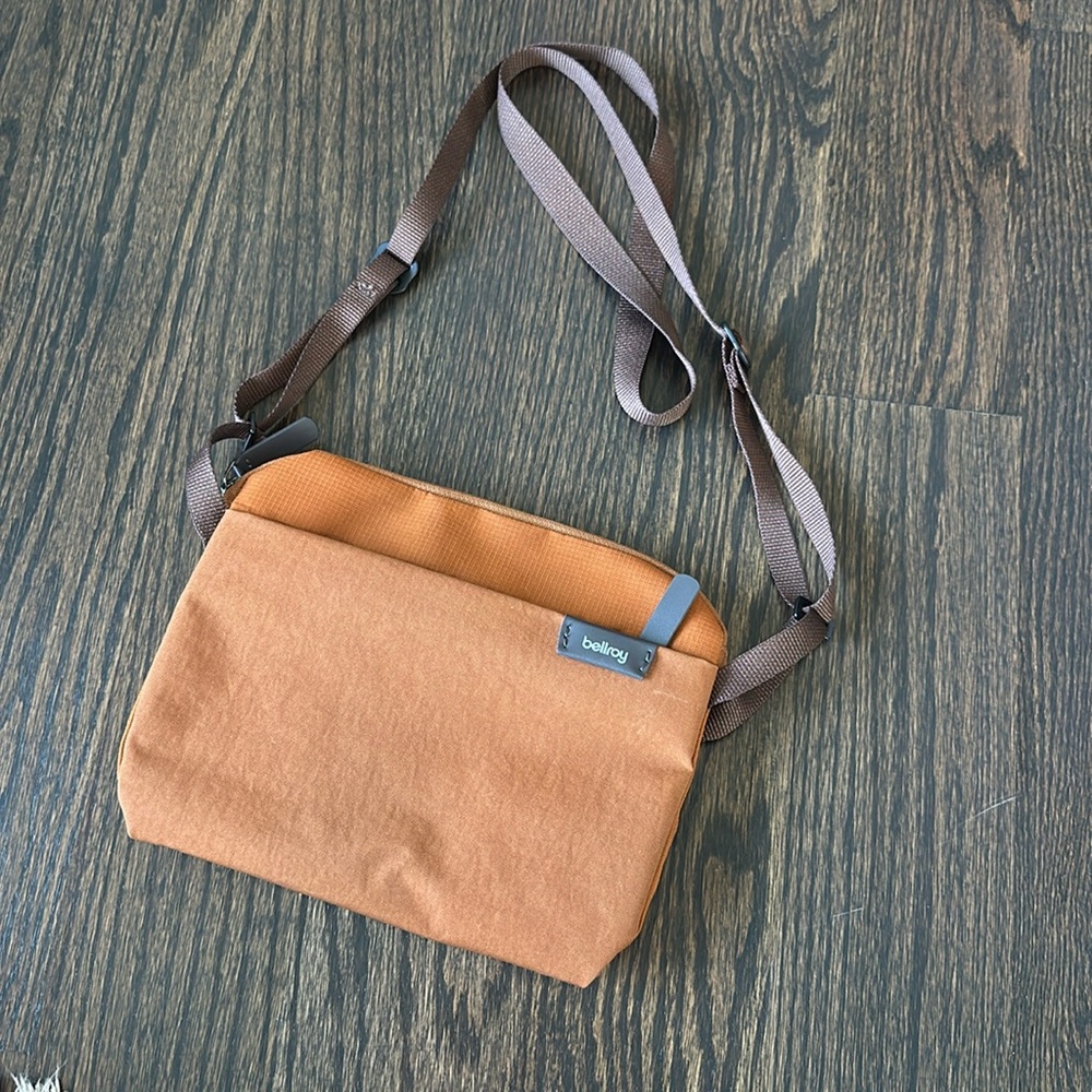BellRoy crossbody, bronze color, like new.